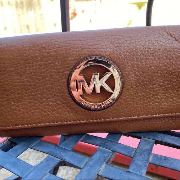 Michael Kors Tan/Caramel Leather Shoulder Bag and Wallet **WILL NOT SEPARATE** - Picture 9 of 15
